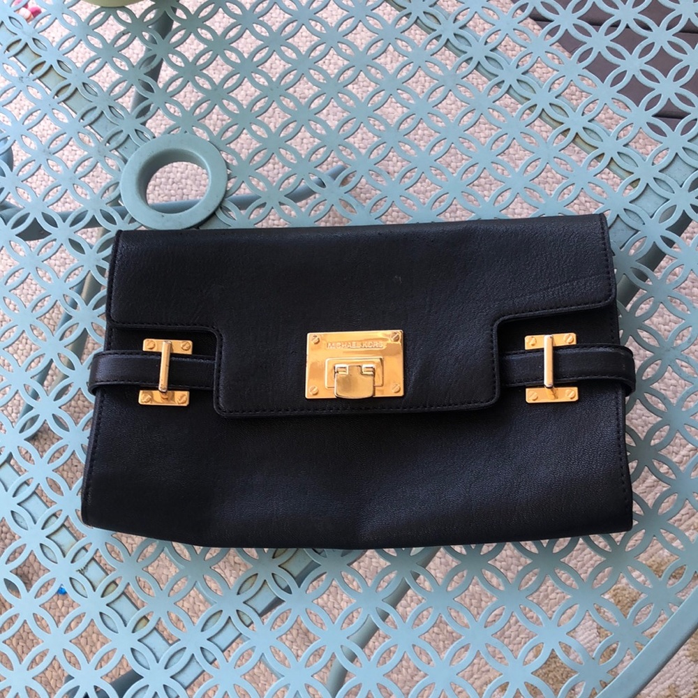 ✨Michael Kors clutch bag✨